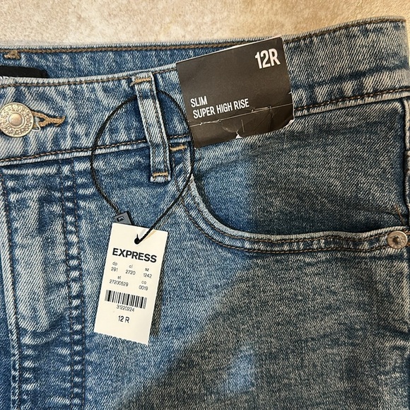 NWT! Express Super High Rise Slim Jeans 12 Acid Wash Destroy Distress - Picture 4 of 7
